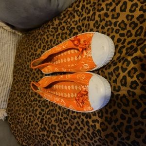 max collection orange w/white paisley sneakers